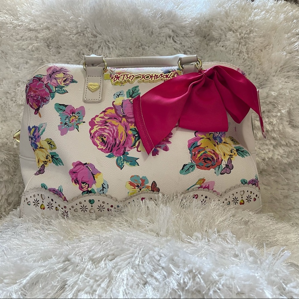 betsey johnson bag.